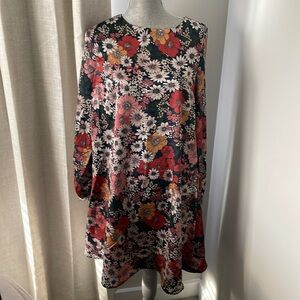 NWT Aakaa Floral Long Sleeve Dress